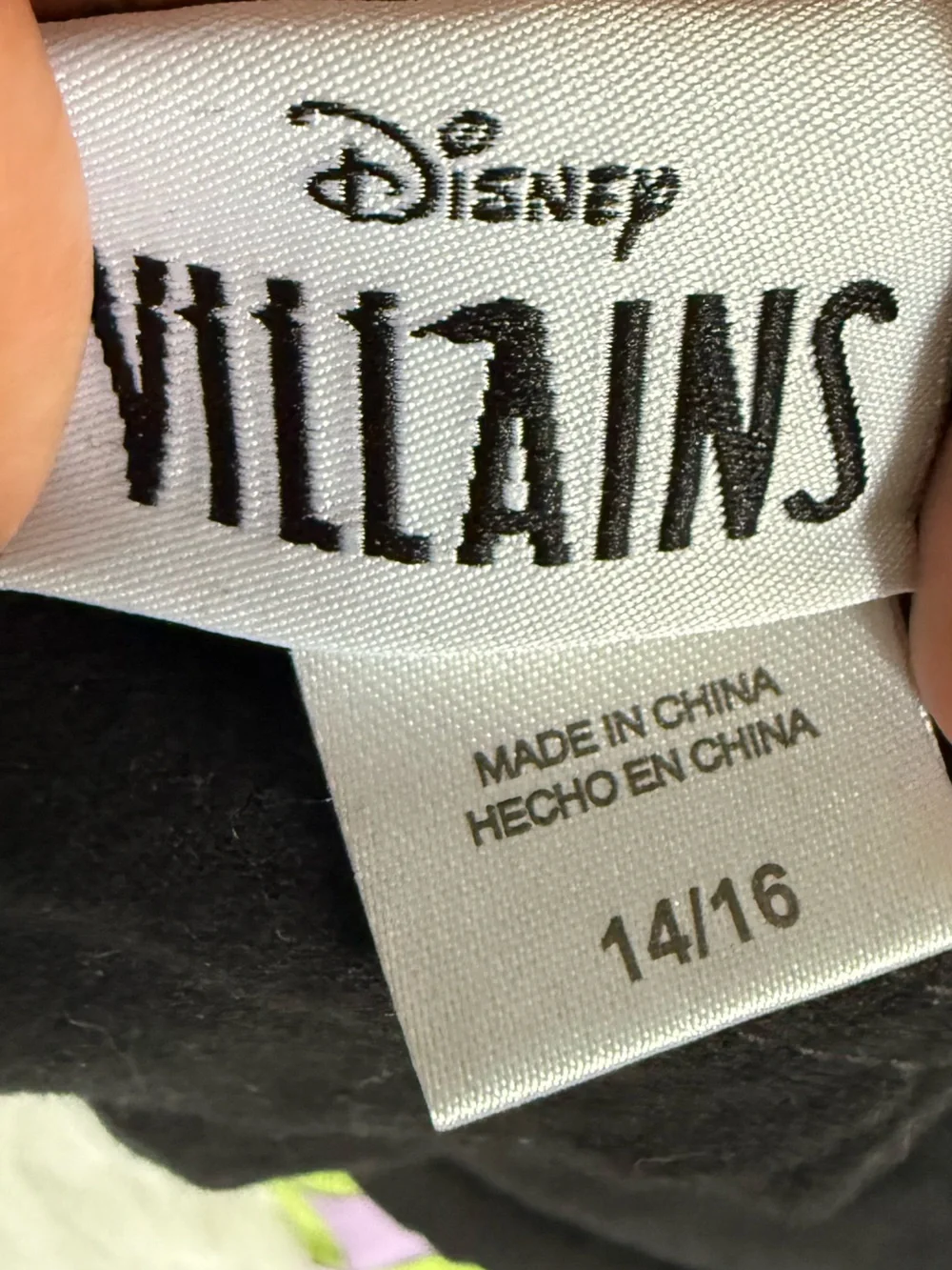 Disney Black 'Villain Vibes' Long-Sleeve cropped Tee